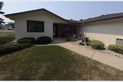 3004 S Petunia Lane, Beloit, WI 53511 - Photo 2