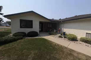 3004 S Petunia Ln, Beloit, WI 53511 - Photo 2