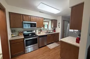 3004 S Petunia Ln, Beloit, WI 53511 - Photo 8