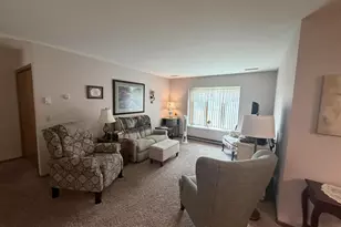 3004 S Petunia Ln, Beloit, WI 53511 - Photo 4