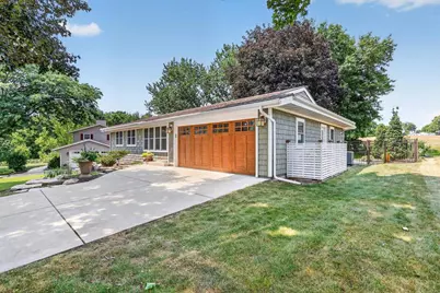 615 Sussex Drive, Janesville, WI 53546 - Photo 6