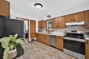 107 Grove St, Sun Prairie, WI 53590 - Photo 6