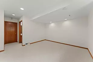 1038 N Thompson Dr, Madison, WI 53704 - Photo 32