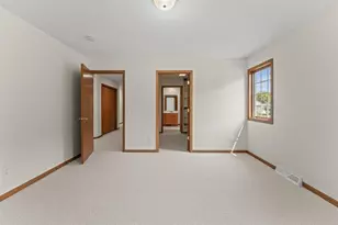 1038 N Thompson Dr, Madison, WI 53704 - Photo 24