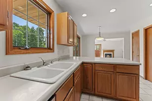 1038 N Thompson Dr, Madison, WI 53704 - Photo 18