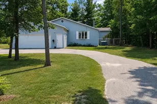 W5633 Deer Park Dr, New Lisbon, WI 53950 - Photo 2