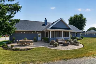 101 8th St, Waunakee, WI 53597 - Photo 4
