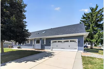 101 8th Street, Waunakee, WI 53597 - Photo 2