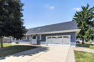 101 8th St, Waunakee, WI 53597 - Photo 2