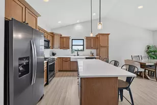 1280 Twisted Branch Way, Sun Prairie, WI 53590 - Photo 10