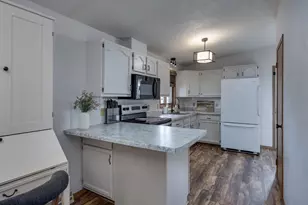 333 7th St, Mineral Point, WI 53565 - Photo 4