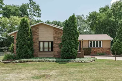 126 Waveland Road, Janesville, WI 53548 - Photo 2