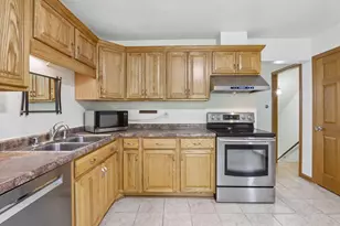 95 S Lakewood Gdns Ln, Madison, WI 53704 - Photo 12