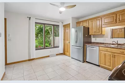 95 S Lakewood Gardens Lane, Madison, WI 53704 - Photo 8