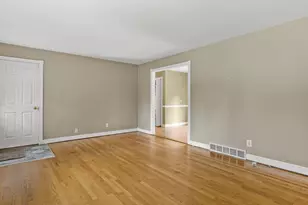 809 Flora Ln, Madison, WI 53714 - Photo 14