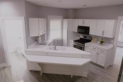 812 S Locust Avenue, Freeport, IL 61032 - Photo 12