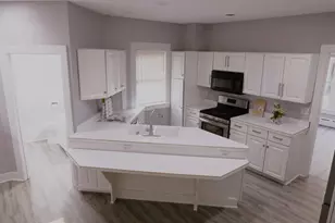 812 S Locust Ave, Freeport, IL 61032 - Photo 12