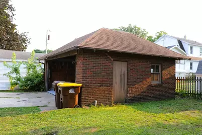 812 S Locust Avenue, Freeport, IL 61032 - Photo 32