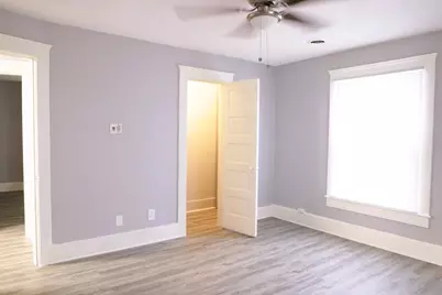812 S Locust Avenue, Freeport, IL 61032 - Photo 18