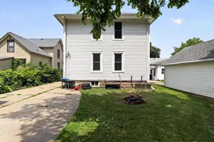 389 Rockport Rd, Janesville, WI 53548 - Photo 40