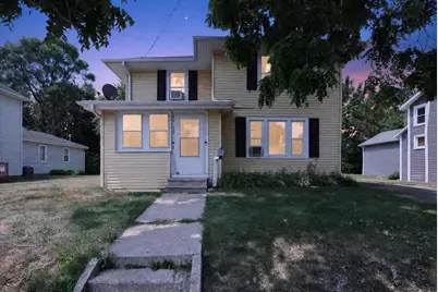 115 N Chatham Street, Janesville, WI 53548 - Photo 2