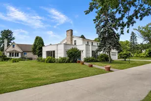 1214 Riverside Dr, Fort Atkinson, WI 53538 - Photo 1