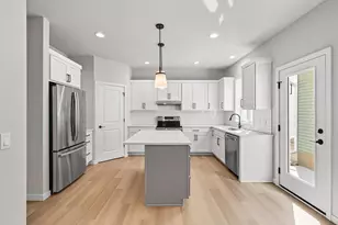2811 Crinkle Root Dr, Fitchburg, WI 53711 - Photo 8