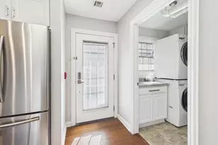 5383 Mariner's Cove Dr, Madison, WI 53704 - Photo 6