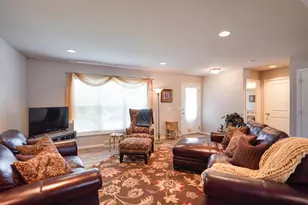 6040 Saturn Dr, Madison, WI 53718 - Photo 6
