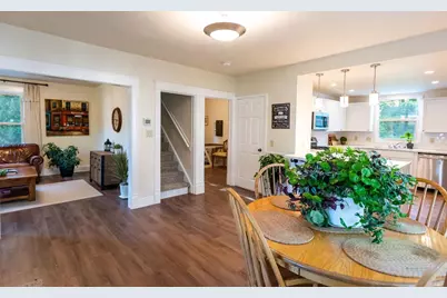 140 Windsor Street, Sun Prairie, WI 53590 - Photo 2