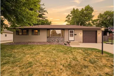 350 E Kohler Street, Sun Prairie, WI 53590 - Photo 2