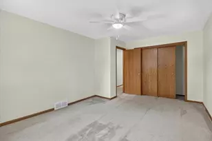924 Buena Vista Dr, Sun Prairie, WI 53590 - Photo 20