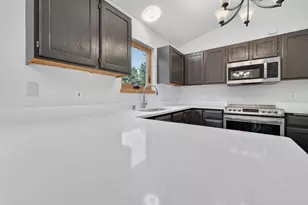 1030 Carriage Dr, Sun Prairie, WI 53590 - Photo 18