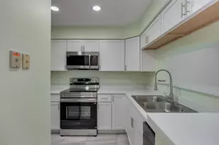 905 Harbor House Dr, Madison, WI 53719 - Photo 8