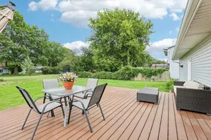 806 South St, Waunakee, WI 53597 - Photo 4
