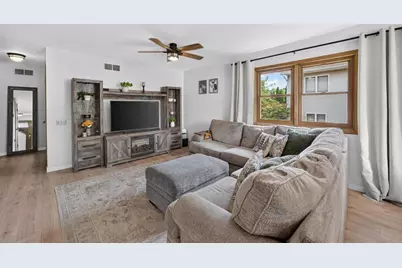 405 Lexington Drive, Waunakee, WI 53597 - Photo 2