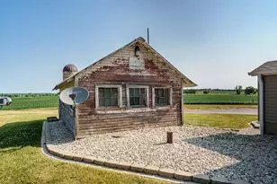 14920 W Ahara Rd, Janesville, WI 53536 - Photo 8
