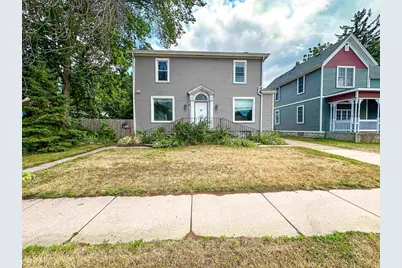 712 Marinette Avenue, Marinette, WI 54143 - Photo 2