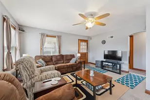 201 W Burns St, Portage, WI 53901 - Photo 10
