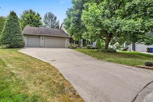 2524 Carriedale Ct, Fitchburg, WI 53711 - Photo 2