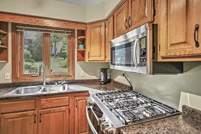 2524 Carriedale Court, Fitchburg, WI 53711 - Photo 6