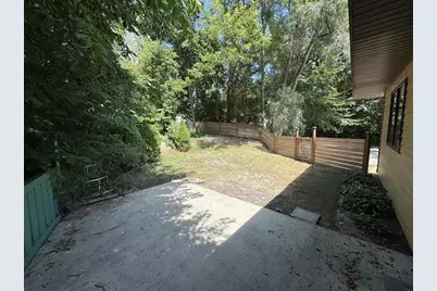 625 Thomas Street, Janesville, WI 53545 - Photo 12