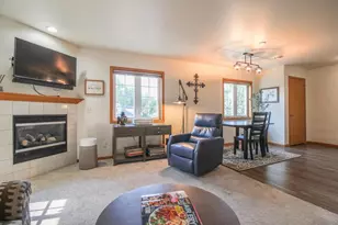105 Waverly Dr, Cambridge, WI 53523 - Photo 6