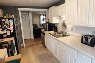 902 Cass St, Portage, WI 53901 - Photo 4