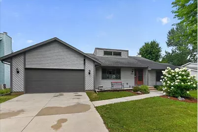 1562 Kuhle Drive, Sun Prairie, WI 53590 - Photo 2