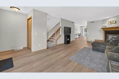 3222 Dorchester Way, Madison, WI 53719 - Photo 4