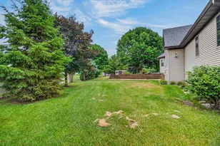 100 Stonehaven Cir, Beaver Dam, WI 53916 - Photo 20
