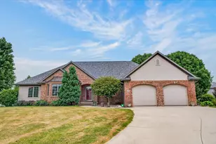 100 Stonehaven Cir, Beaver Dam, WI 53916 - Photo 14