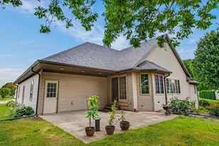 100 Stonehaven Cir, Beaver Dam, WI 53916 - Photo 26