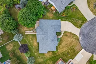 100 Stonehaven Cir, Beaver Dam, WI 53916 - Photo 6